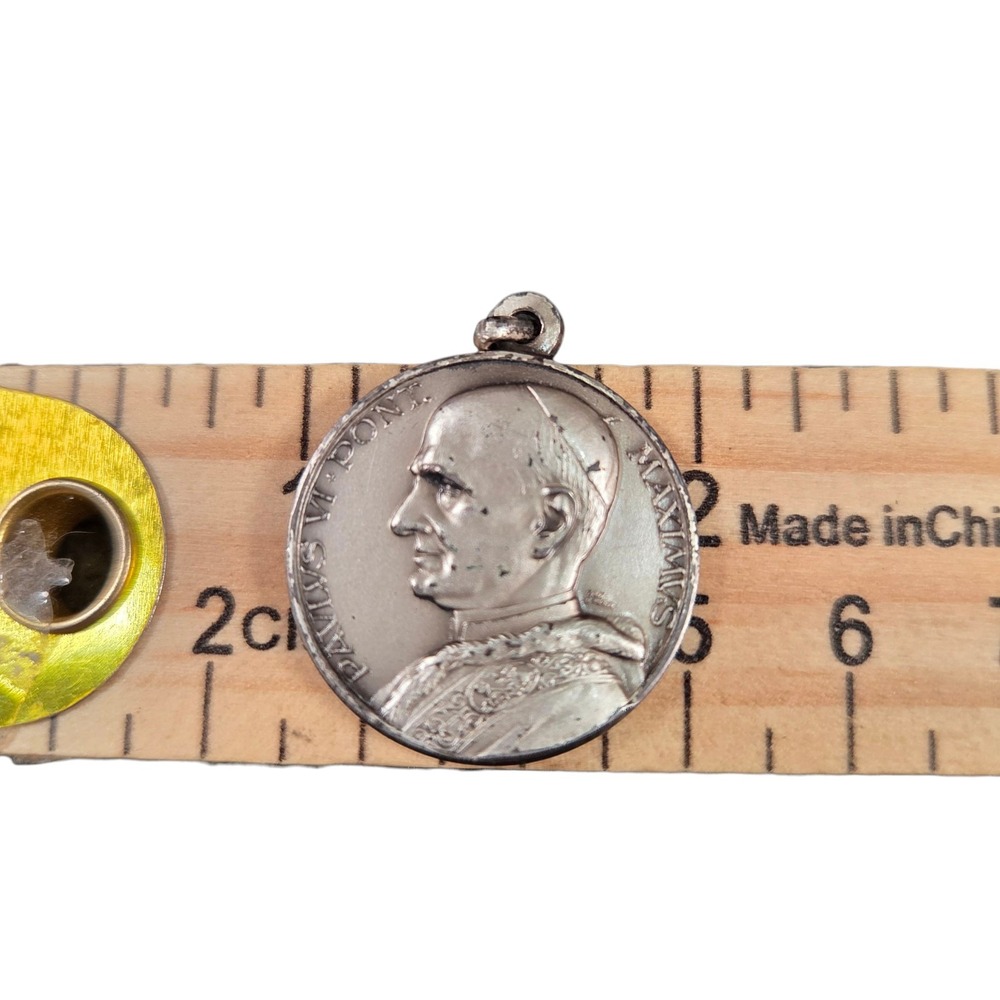 Vintage Catholic Saint Pope Paul VI Religious Medal - Picture 3 of 3